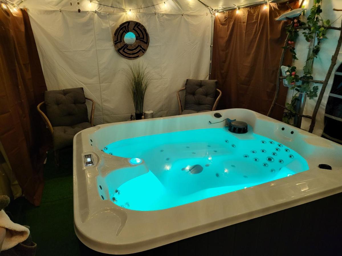 Choisy Le Jacuzzi Bed & Breakfast Eksteriør bilde